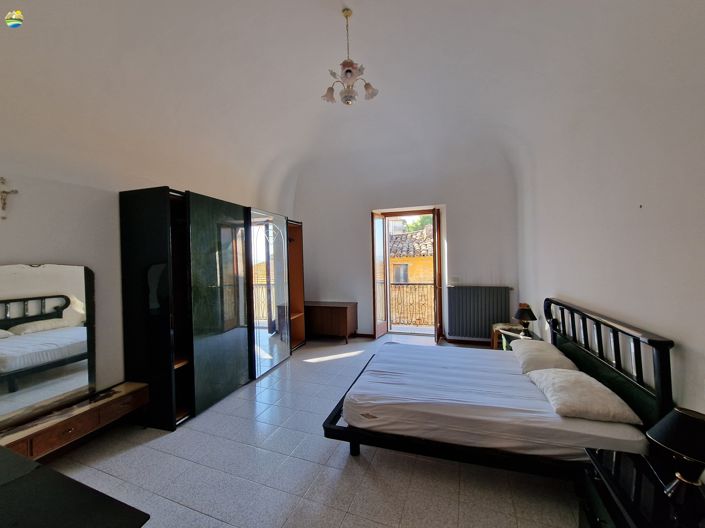 Image No.26-3 Bed Townhouse for sale