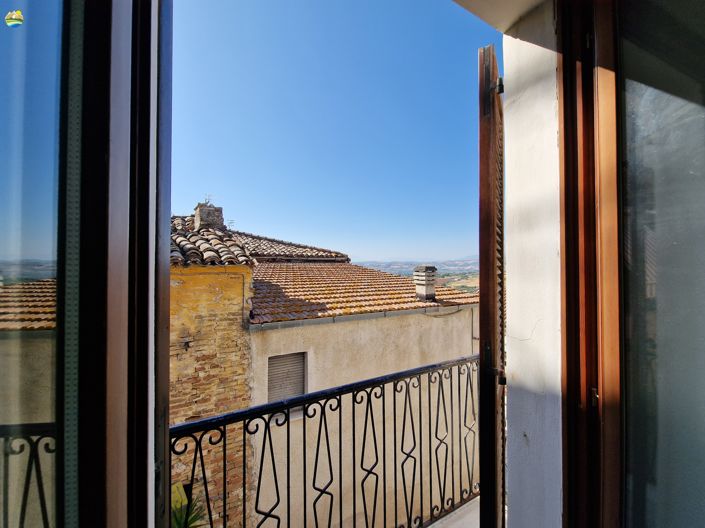 Image No.28-3 Bed Townhouse for sale