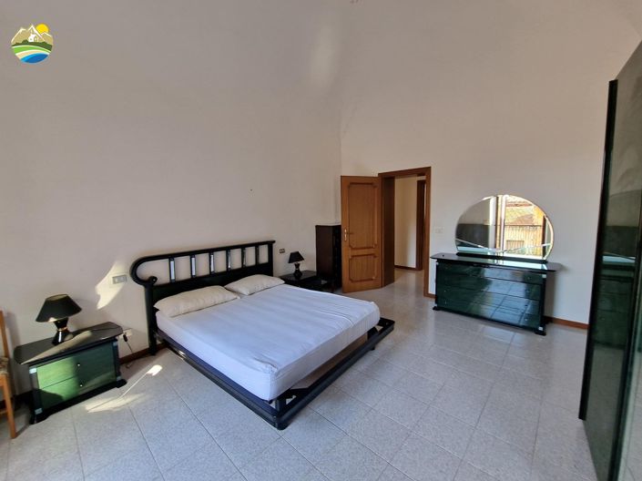 Image No.29-3 Bed Townhouse for sale