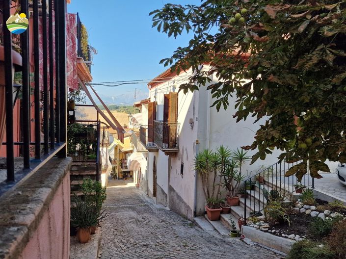 Image No.6-3 Bed Townhouse for sale