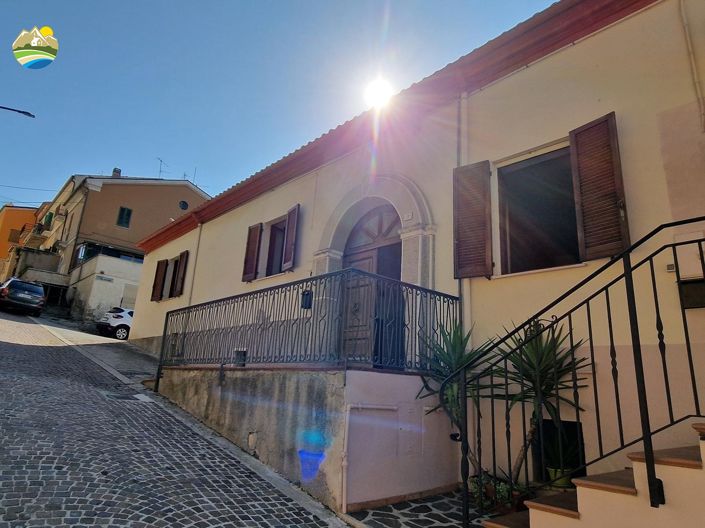 Image No.10-3 Bed Townhouse for sale