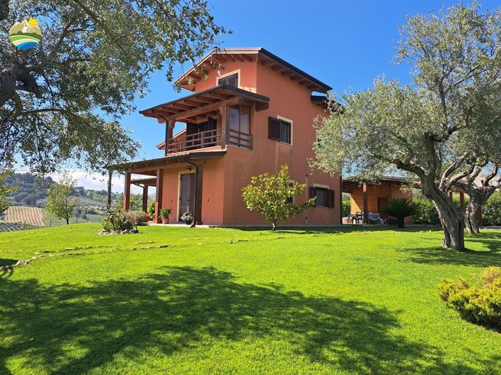 Image No.2-3 Bed Villa for sale