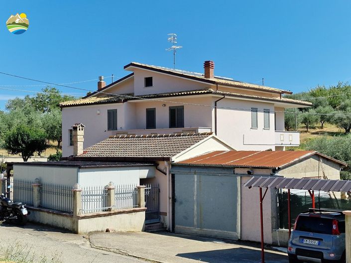 Image No.4-3 Bed Country House for sale