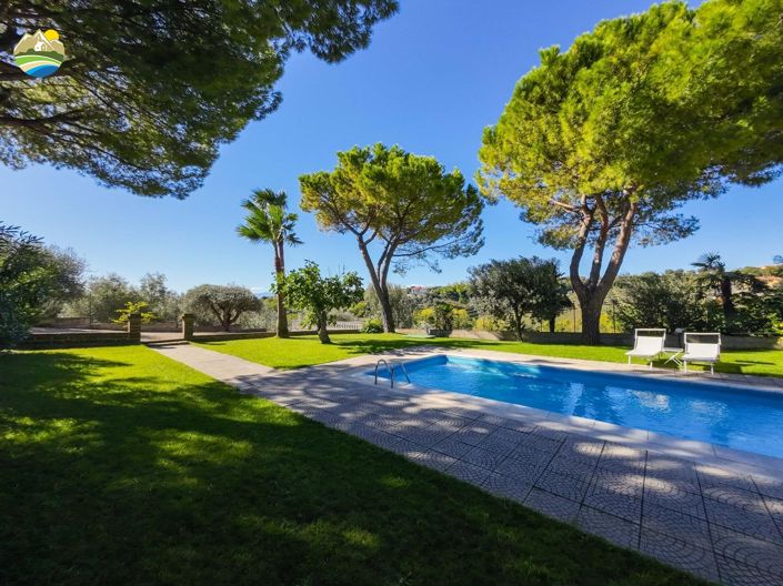 Image No.12-2 Bed Villa for sale