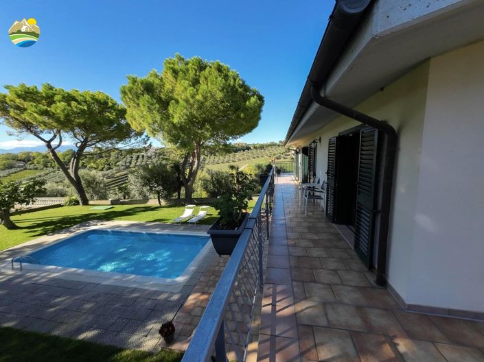 Image No.15-2 Bed Villa for sale