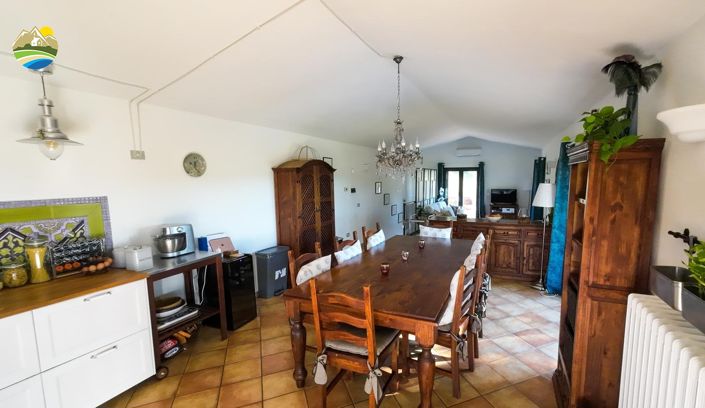 Image No.25-2 Bed Villa for sale