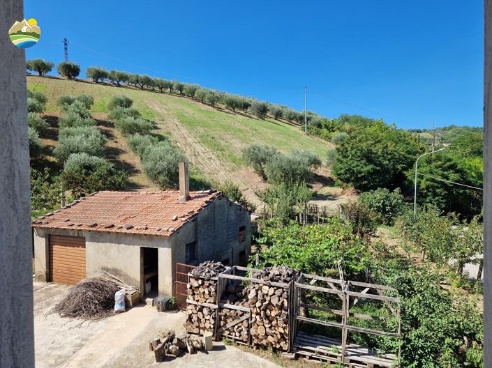 Image No.11-3 Bed Country House for sale