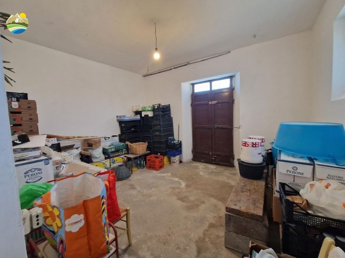 Image No.17-3 Bed Country House for sale