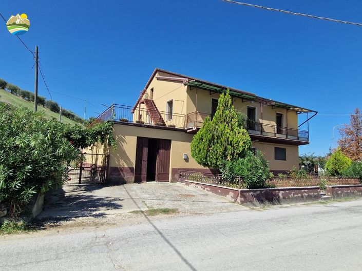 Image No.4-3 Bed Country House for sale