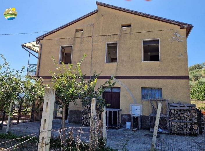 Image No.9-3 Bed Country House for sale