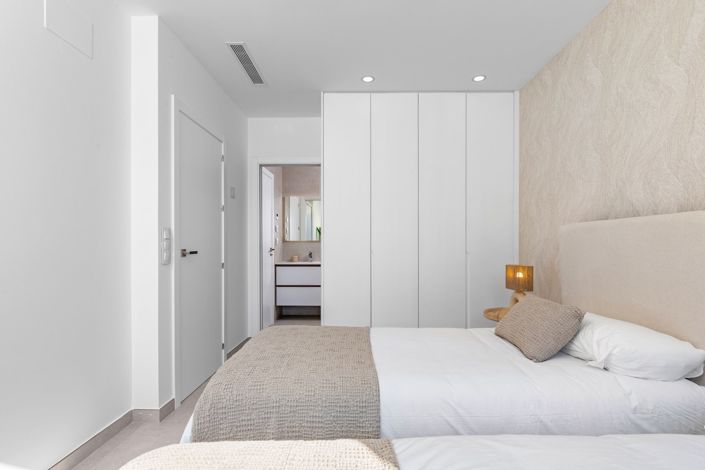 Image No.12-3 Bed Villa for sale