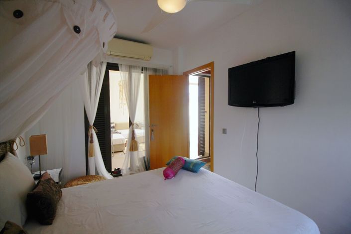 Image No.11-2 Bed Townhouse for sale