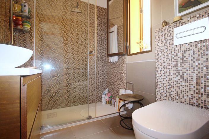 Image No.13-2 Bed Townhouse for sale