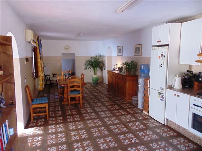 Image No.8-3 Bed Country House for sale