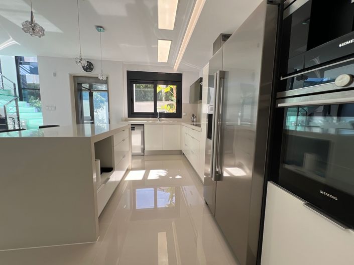 Image No.6-5 Bed Villa for sale