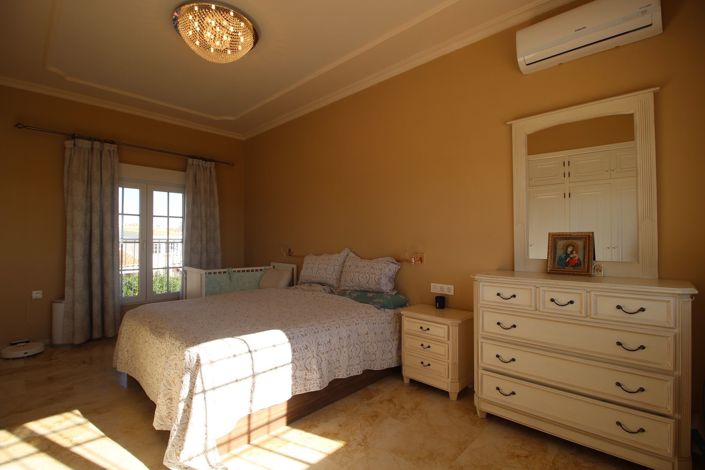 Image No.13-4 Bed Villa for sale