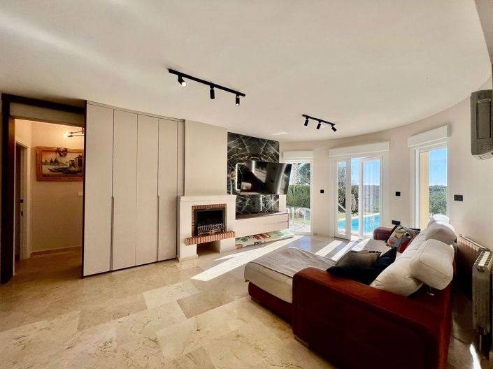 Image No.4-4 Bed Villa for sale