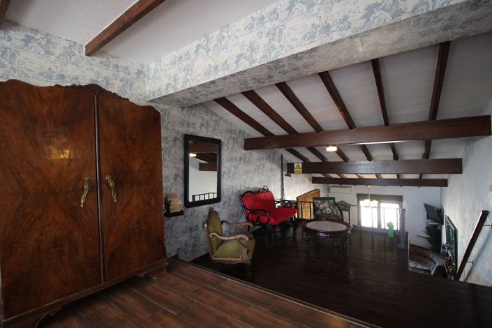 Image No.10-9 Bed Villa for sale