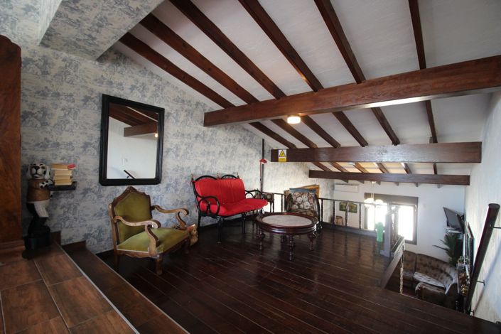 Image No.11-9 Bed Villa for sale