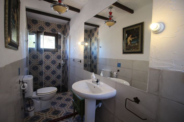 Image No.12-9 Bed Villa for sale