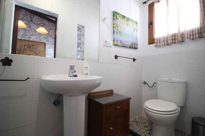 Image No.15-9 Bed Villa for sale