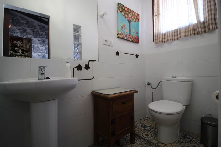 Image No.19-9 Bed Villa for sale