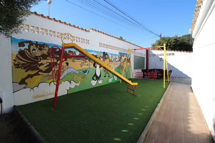 Image No.34-9 Bed Villa for sale