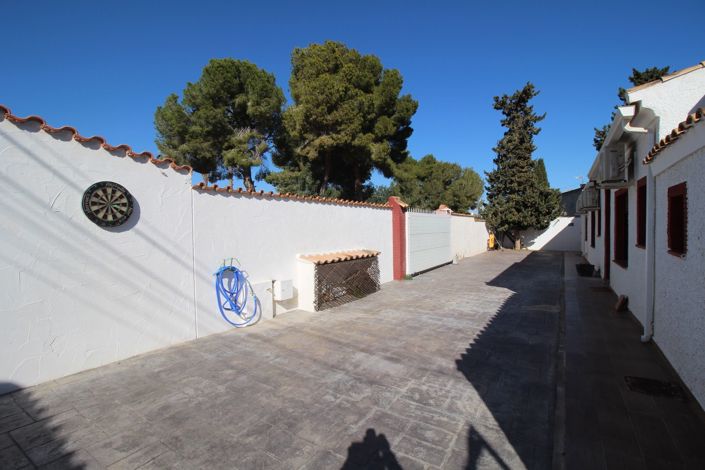 Image No.35-9 Bed Villa for sale