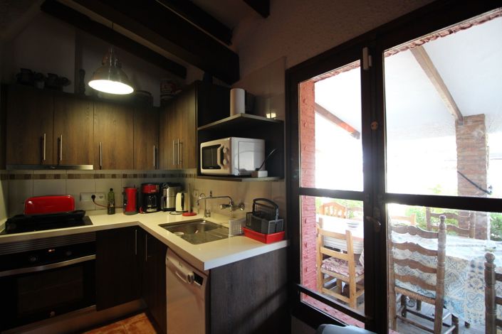 Image No.6-9 Bed Villa for sale