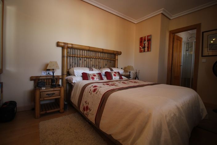 Image No.12-6 Bed Villa for sale