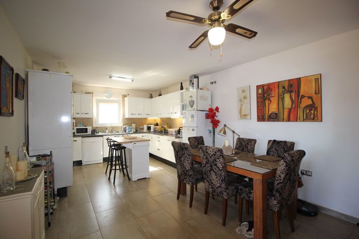 Image No.2-6 Bed Villa for sale