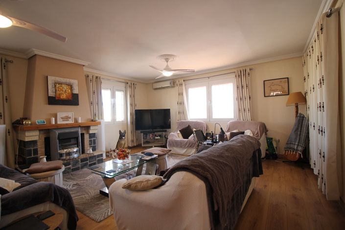 Image No.9-6 Bed Villa for sale