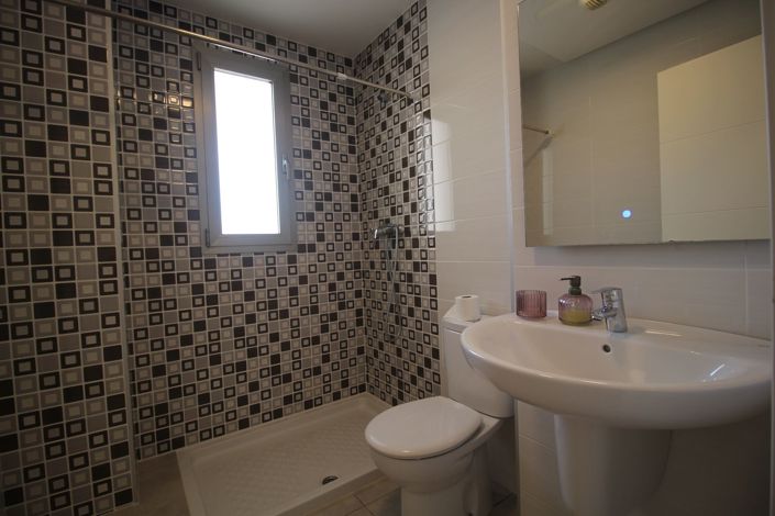 Image No.8-2 Bed Apartment for sale