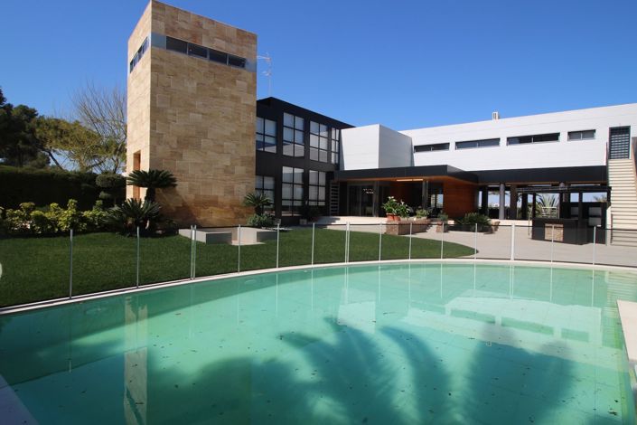 Image No.1-7 Bed Villa for sale