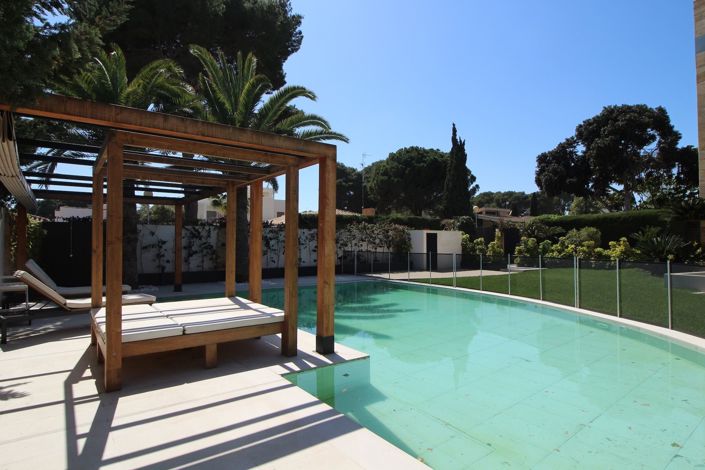 Image No.2-7 Bed Villa for sale