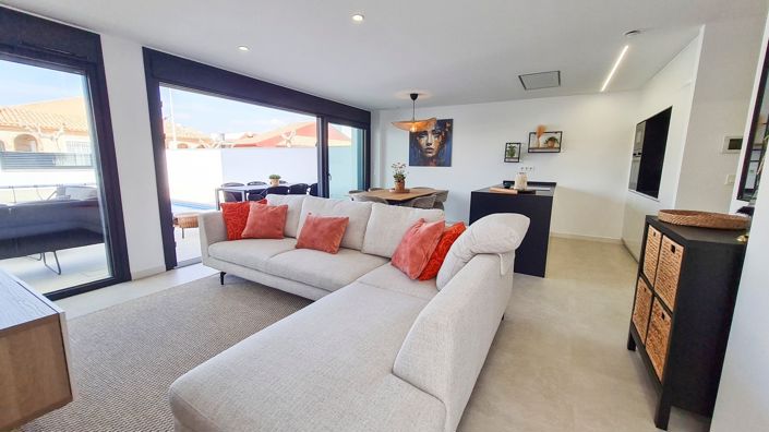 Image No.3-3 Bed Villa for sale