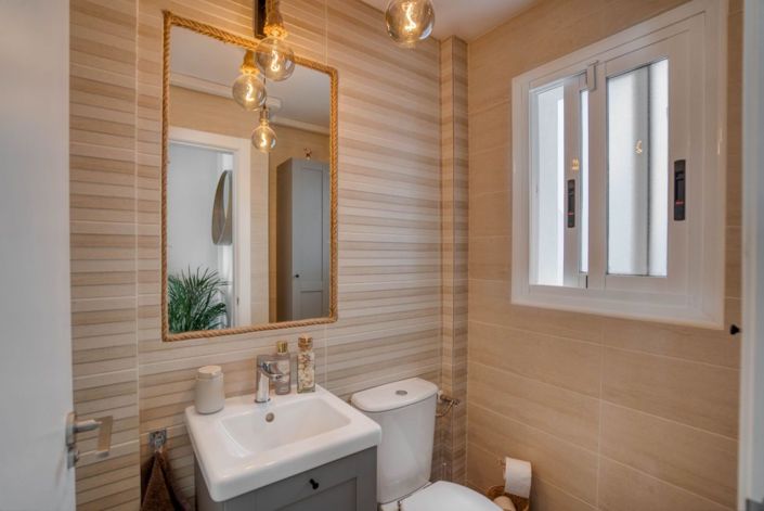 Image No.8-3 Bed Townhouse for sale