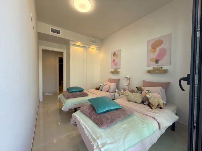 Image No.20-3 Bed Apartment for sale