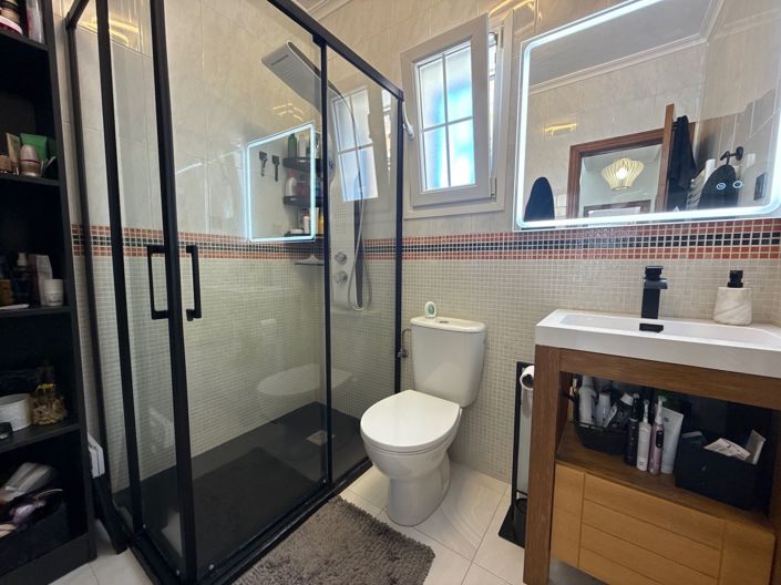 Image No.14-3 Bed Townhouse for sale