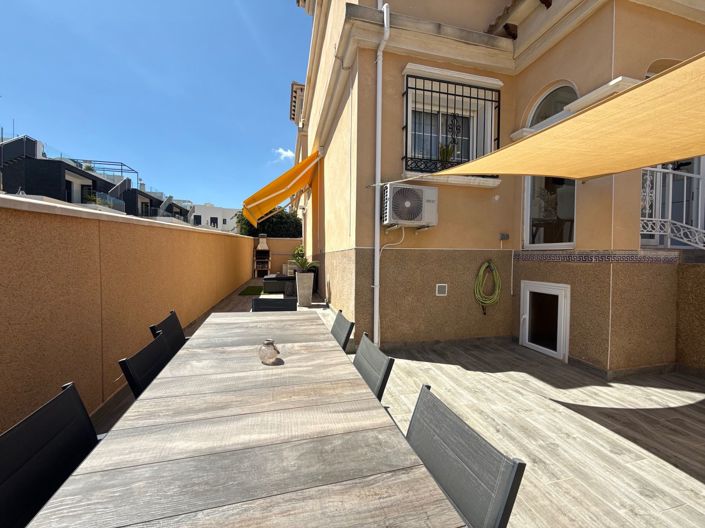 Image No.18-3 Bed Townhouse for sale