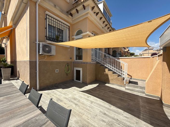 Image No.19-3 Bed Townhouse for sale