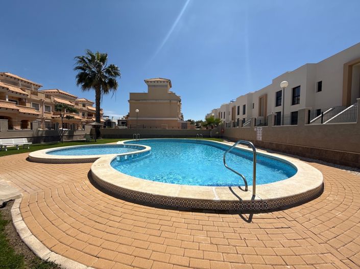 Image No.23-3 Bed Townhouse for sale