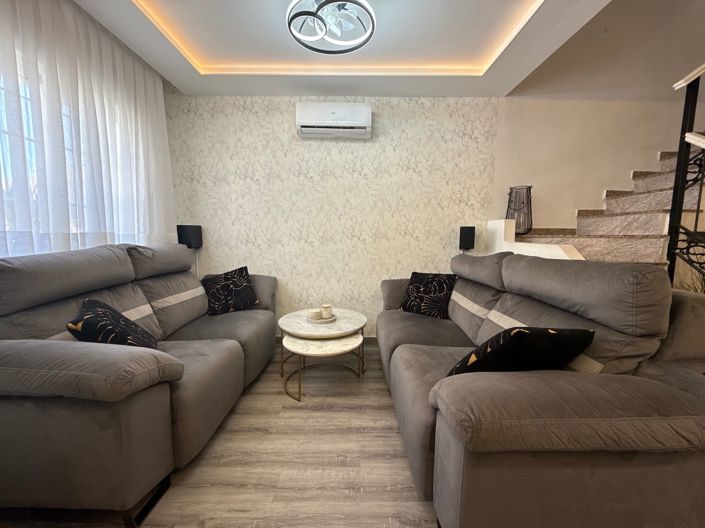 Image No.5-3 Bed Townhouse for sale