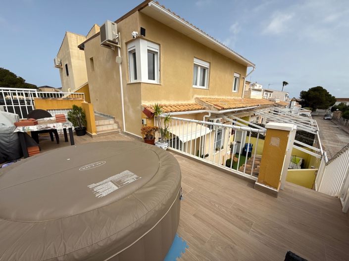 Image No.1-3 Bed Townhouse for sale