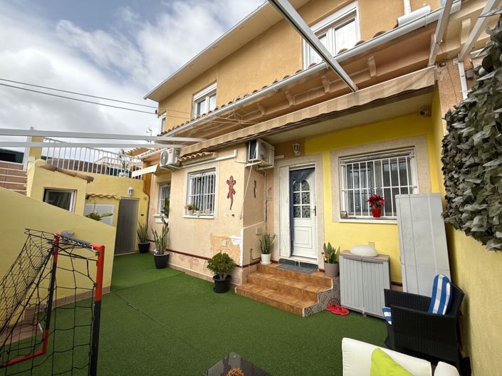 Image No.23-3 Bed Townhouse for sale