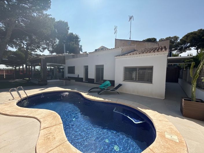 Image No.1-4 Bed Villa for sale