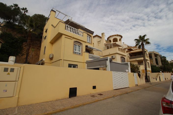 Image No.1-4 Bed Villa for sale