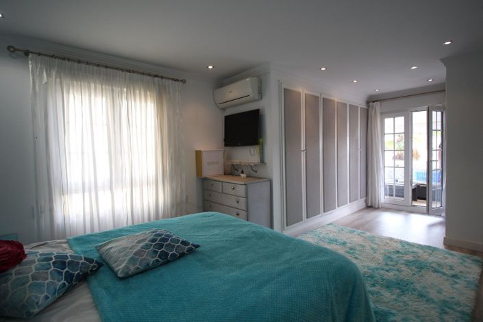 Image No.13-4 Bed Villa for sale