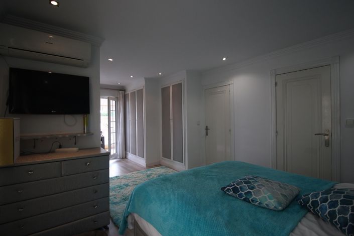 Image No.14-4 Bed Villa for sale