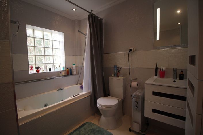 Image No.17-4 Bed Villa for sale